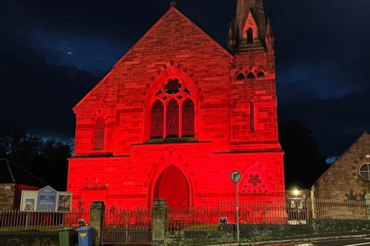 Kirkgate Church - Light Up Red Camapign